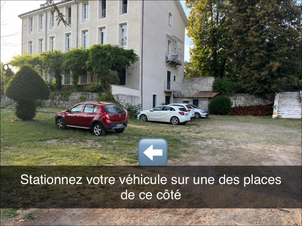 Les Glycines, Charmant Studio Au Calme Dans Batisse De Maitre Proche Du Centre Ville Parking Gratuit Дин Ле Бен Екстериор снимка